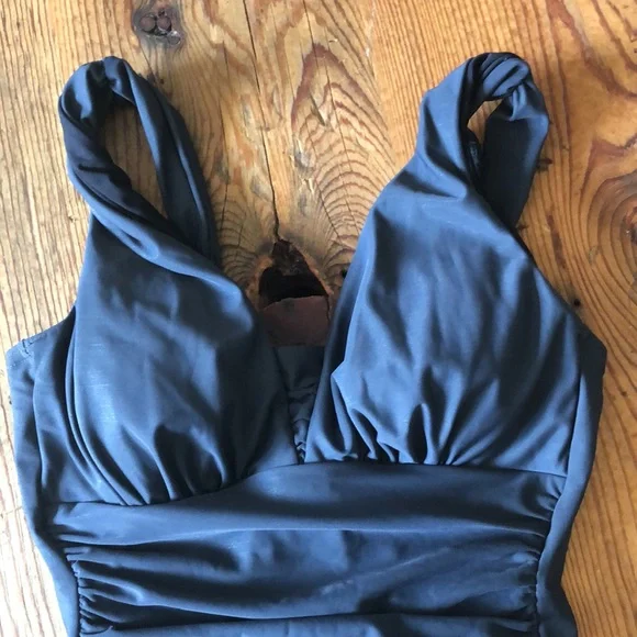Land’s End charcoaled gray one piece swimsuit size 6 - Picture 4 of 4